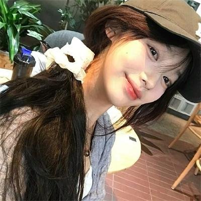 他从星光中走来